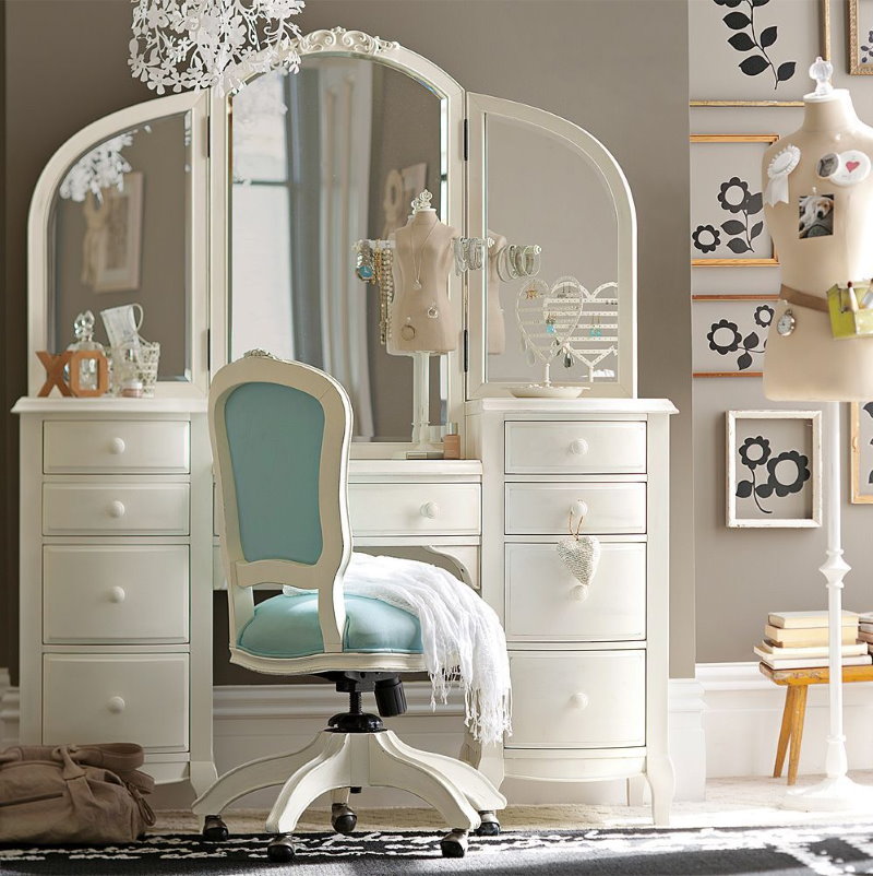 Dressing table with a mirror in the children's bedroom