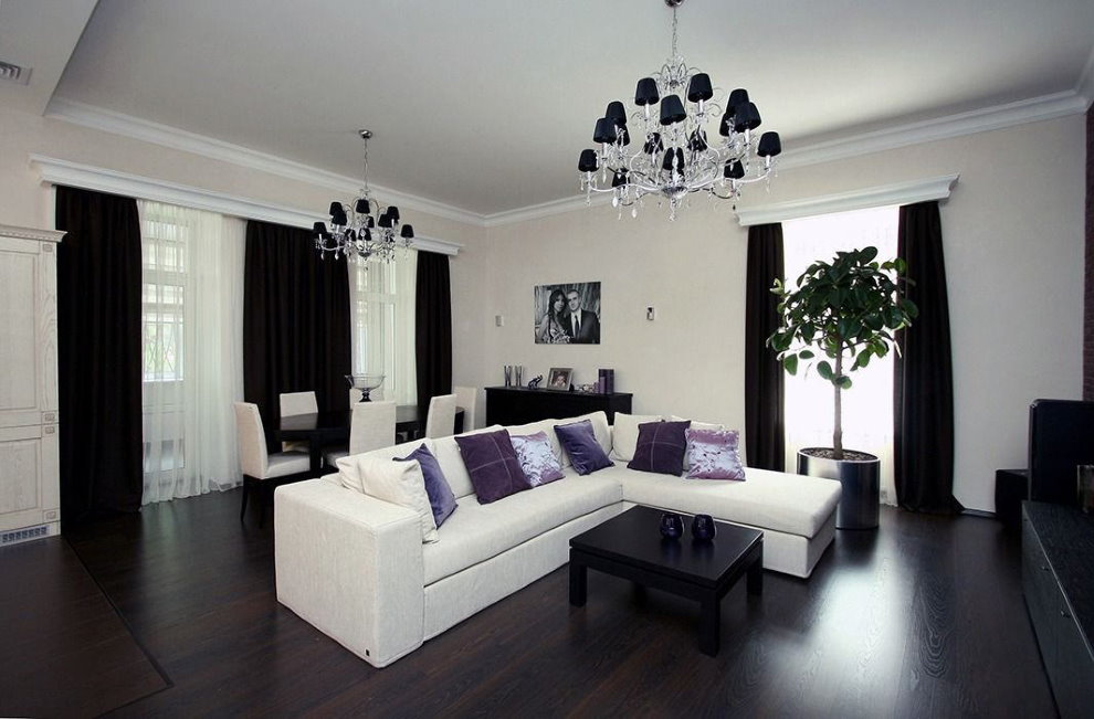 וילונות שחורים בסלון בסגנון מודרני