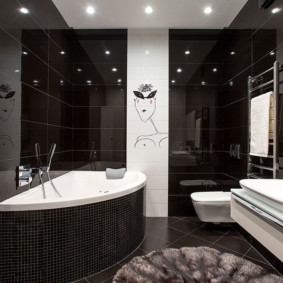 Melna krāsa vannas istabas interjerā