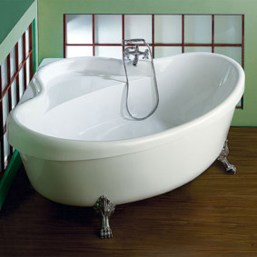 Compact bathtub with seat for comfortable sitting