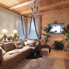 Maison en bois avec un salon confortable
