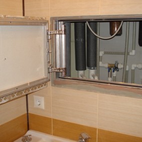 Inspection hatch for plumbing equipment