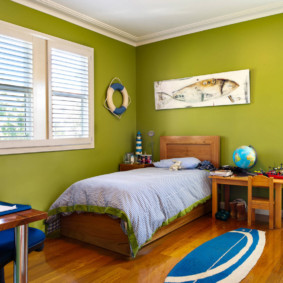 Murs verts dans une chambre d'enfant
