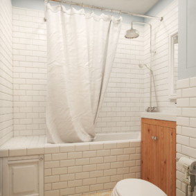 וילון לבן בחדר אמבטיה קטן