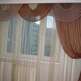 Classic curtains with soft pelmet