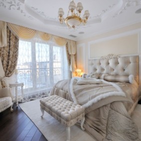 Classic furniture in the bedroom