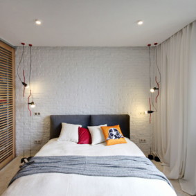 Cord light bulbs in bedroom