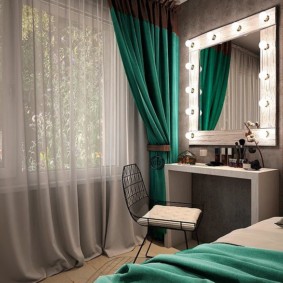 Emerald curtains in the bedroom