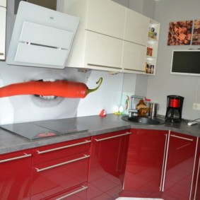 Glass apron with photo printing in a modern kitchen