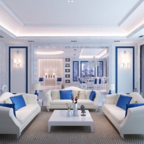 غرفة المعيشة بألوان زرقاء