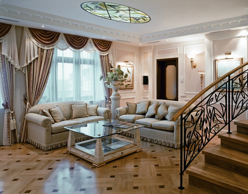 الطابق غرفة المعيشة النمط الكلاسيكي