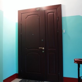 כיצד לבחור את דלת הכניסה לדירה
