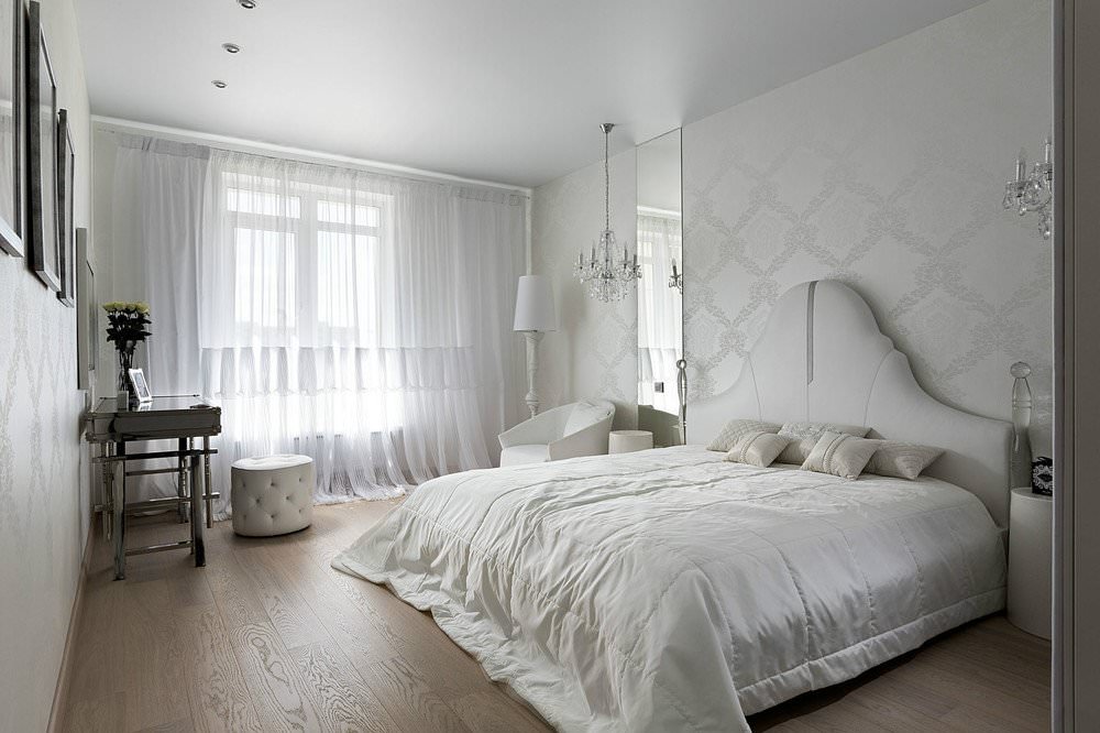 stretch ceilings in the bedroom satin