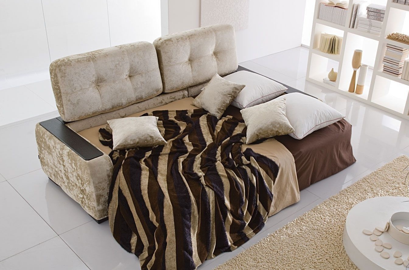 غرفة نوم مع صورة تصميم أريكة