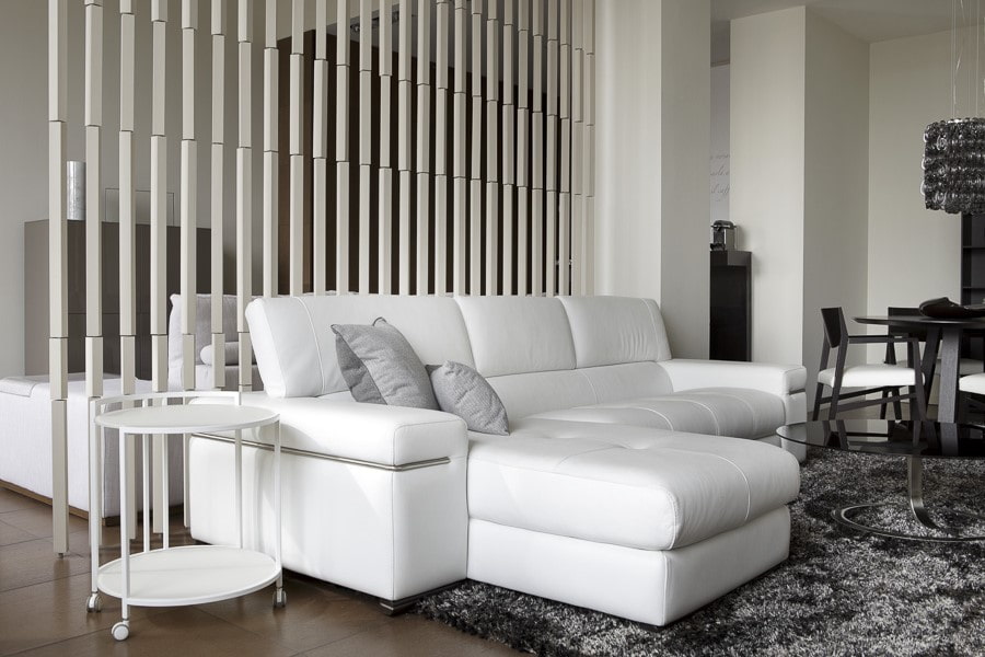 chambre moderne avec canapé