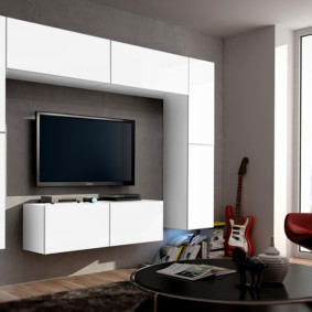 perete pentru TV în interiorul livingului