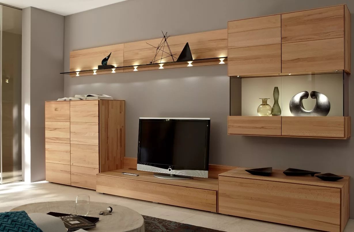 Tường TV trong phòng khách làm bằng gỗ