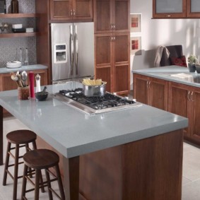 bàn làm bằng đá nhân tạo trong ý tưởng nội thất nhà bếp