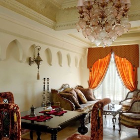 salle intérieure dans un décor d'idées de style oriental