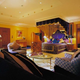 intérieur de la chambre dans des idées de décoration de style oriental