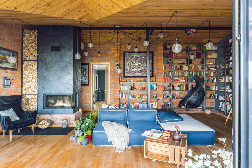 Plancher en bois clair dans une chambre de style loft