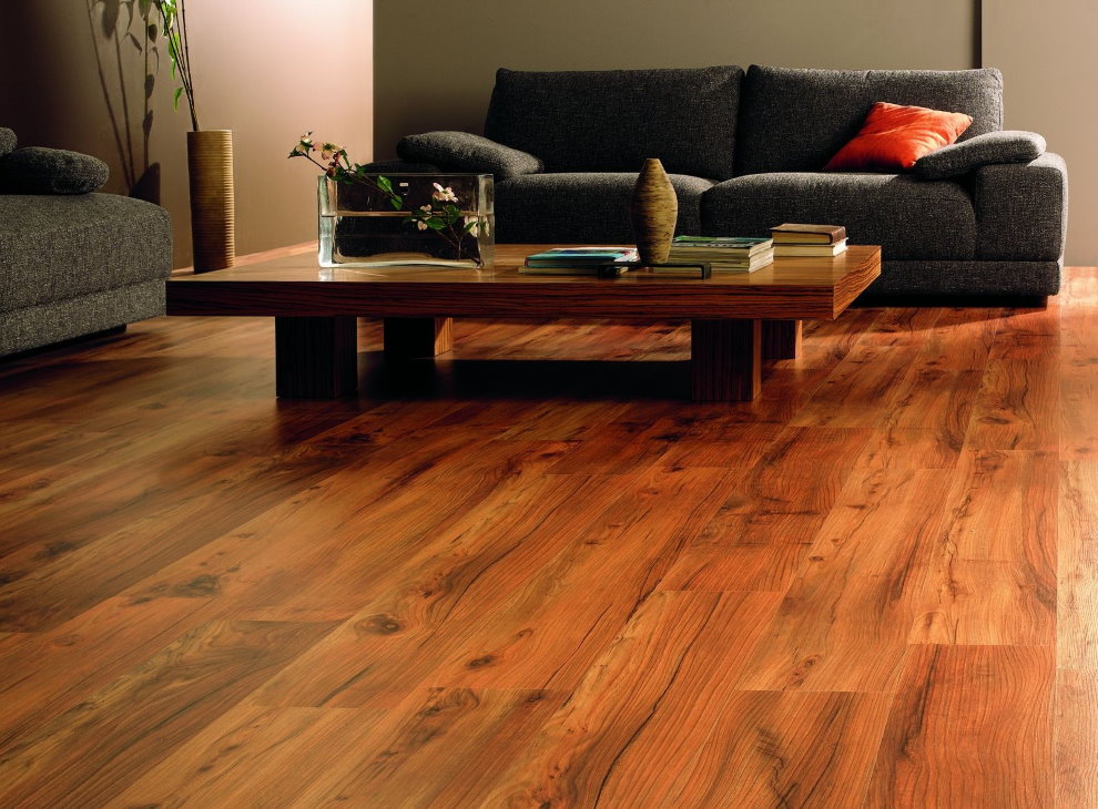 Sàn gỗ trong gỗ tối màu