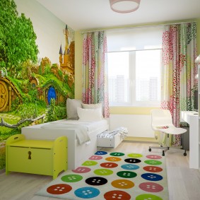 כפתורים רב צבעוניים על שטיח בחדר הילדים