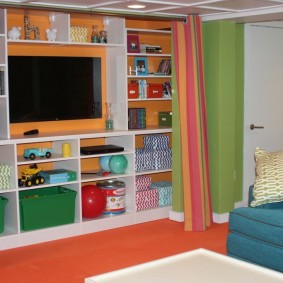 מקום לטלוויזיה בחדר הילדים