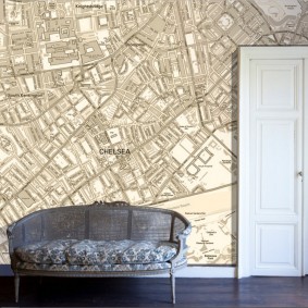 Wallpaper with a map of the city on the wall in the hall