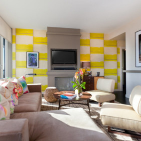 Bright wallpaper in a modern living room