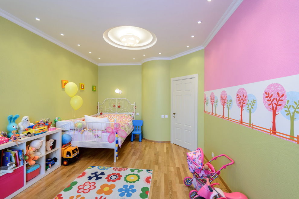 Éclairage chambre d'enfant avec plafond tendu