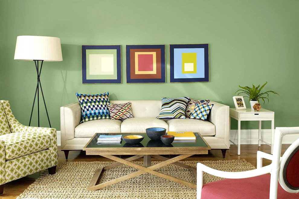 קירות ירוקים בסלון