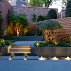 Éclairage de jardin décoratif dans un style moderne