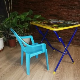 tables pour enfants avec une chaise idées photos