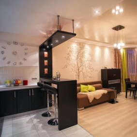 Bucătărie-living într-un apartament cu două camere
