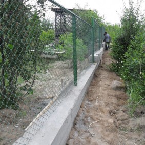 Kombine beton ve kafes çit