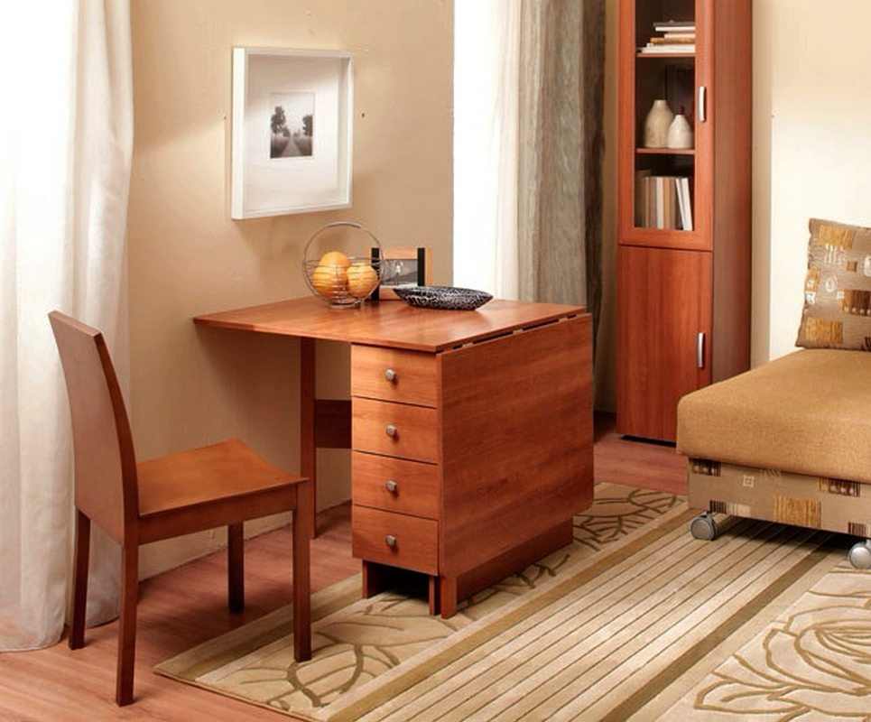 Drawer table with drawers