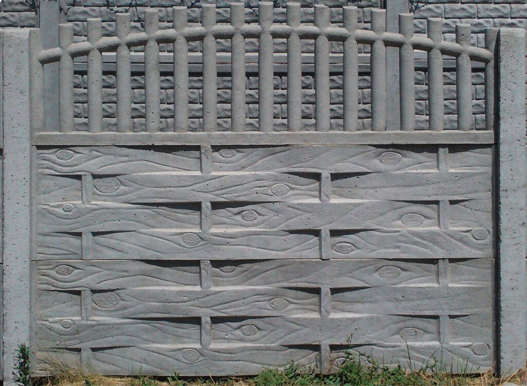 טקסטורה אפורה של קטע גדר בטון מזוין