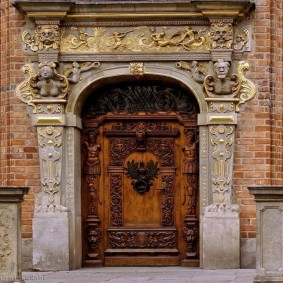 idei de decor de intrare ușă din lemn