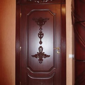 entrance wooden doors design photo
