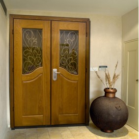 photo de conception de porte en bois d'entrée