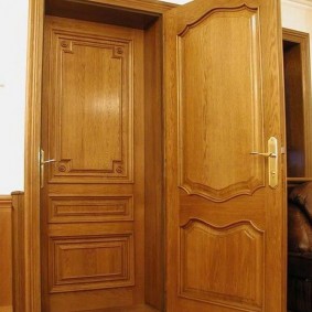 portes d'entrée en bois
