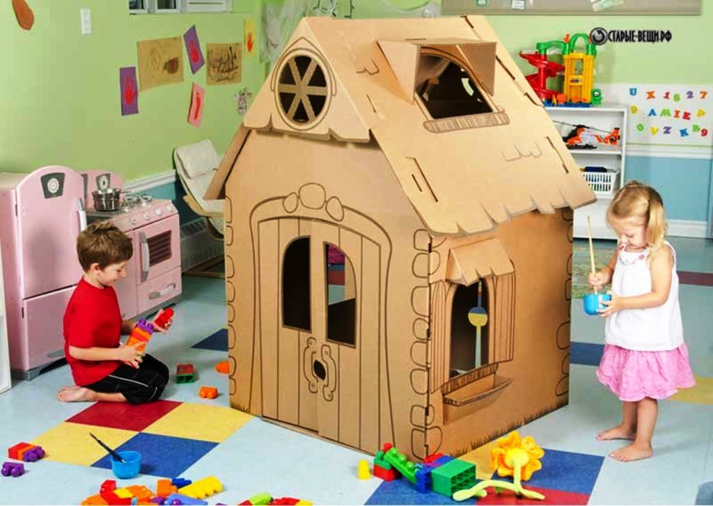 maison en carton pour enfants