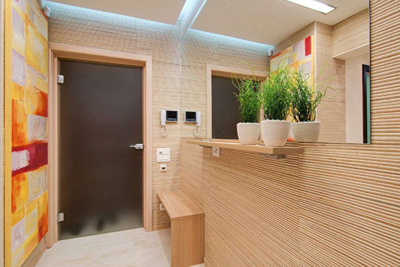 Conception de couloir avec papier peint en bambou