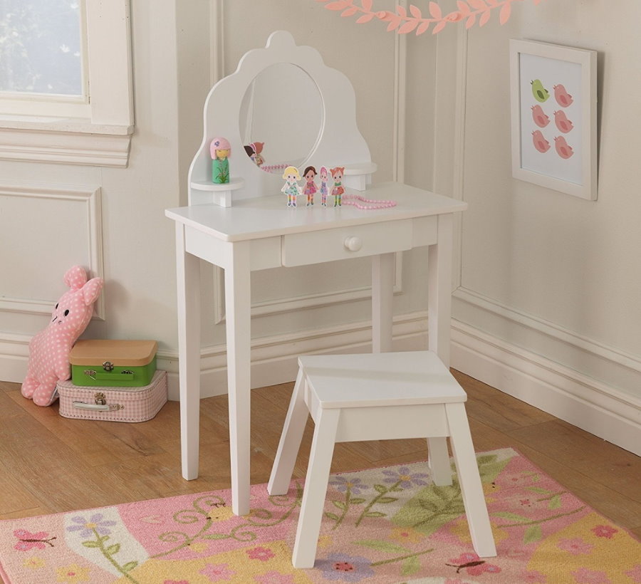 Children's dressing table in the girl's room