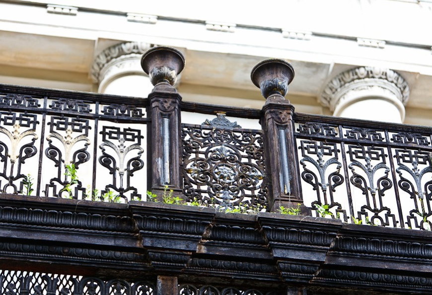 Garde-corps de balcon en fonte de style classique