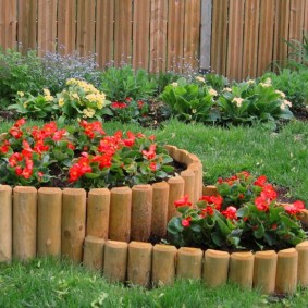 bahçe dekor fikirleri için dekoratif çit
