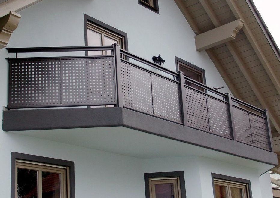 Extérieur du balcon avec garde d'écran