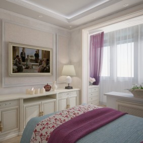 Parlak renklerde klasik yatak odası