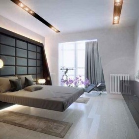 Soaring bed in the bedroom